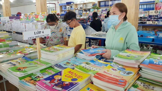 Đề xuất phụ huynh được tham gia hội đồng lựa chọn sách giáo khoa