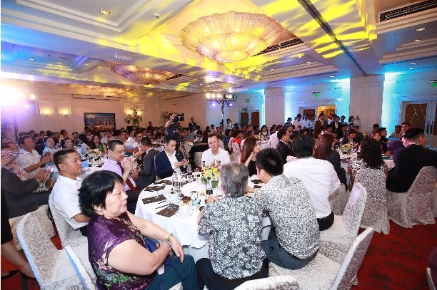 Hơn 800 lượt khách hàng đến tham dự sự kiện.