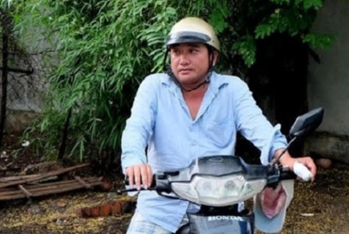 Phùng Ngọc phải làm đủ mọi nghề để mưu sinh.