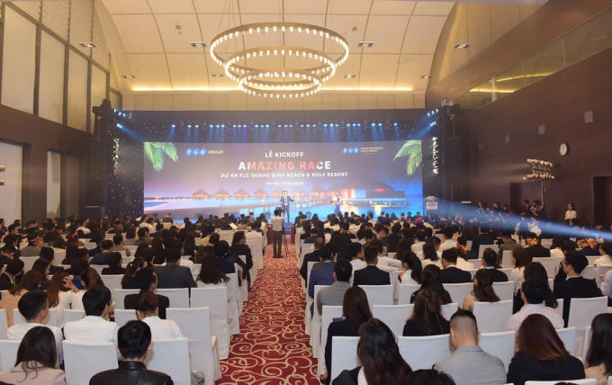 Với sự tham dự của hàng nghìn sales, FLC Quang Binh Beach &amp; Golf Resort hứa hẹn sẽ bùng nổ trong năm 2018