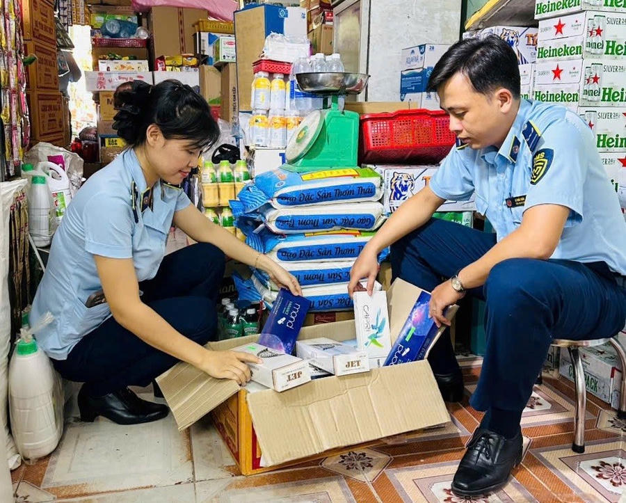 673 bao thuốc lá điếu nhập lậu đã bị Đội QLTT số 2 phát hiện, xử lý và tiêu hủy. (Ảnh: Chi cục QLTT tỉnh Quãng Ngãi)