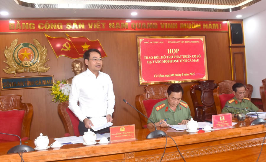 Ông Thềm Công Nguyên - Phó Tổng Giám đốc Công ty Mobiphone phát biểu tại buổi làm việc.