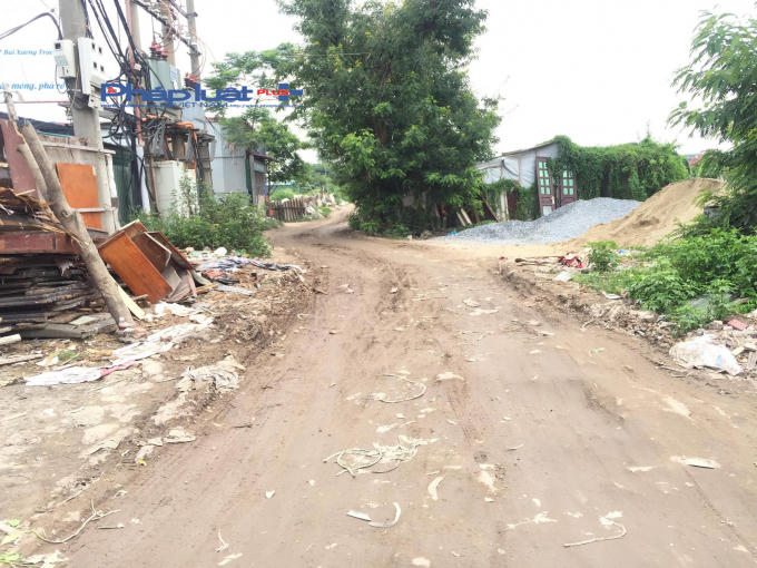 Đoạn cuối ngõ 207 Bùi Xương Trạch đi lại vô cùng khó khăn