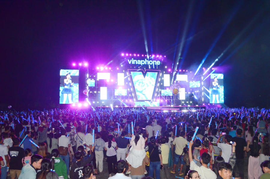 Chương trình “Sound Freedom by VinaPhone” đã thu hút đông đảo bạn trẻ và người dân theo dõi trực tiếp.