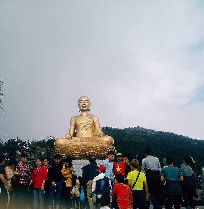 Tượng đồng Phật hoàng Trần Nhân Tông