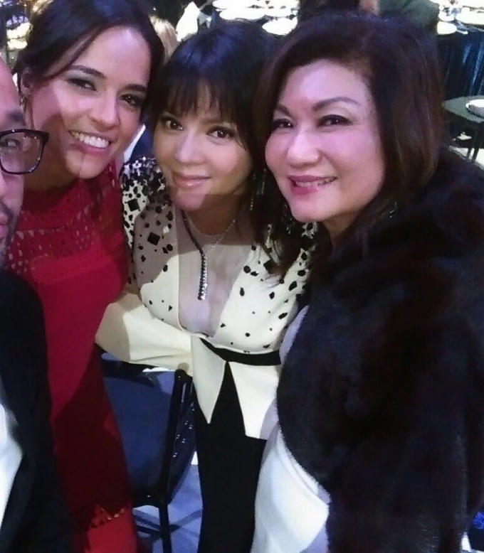 Lý Nhã Kỳ được chuyên gia làm tóc hàng đầu của Hồng Kong chăm chút cho mái tóc mới.