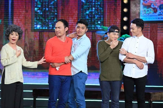 Vợ chồng Thu Trang, Tiến Luật lộ giới t&iacute;nh thật khiến Th&uacute;y Nga ng&atilde; ngửa