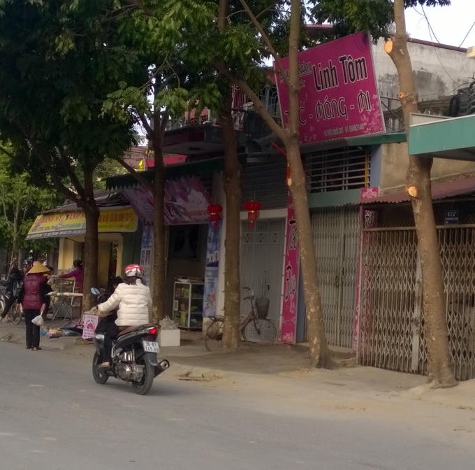 Cửa hàng cắt tóc của chị Linh.