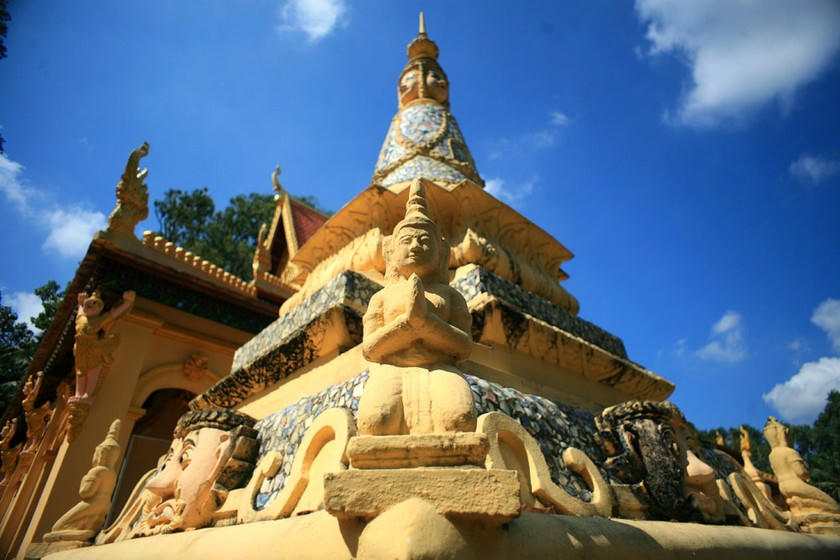 Những họa tiết điêu khắc đậm đà bản sắc văn hóa Khmer. (Ảnh: thamhiemmekong.com)