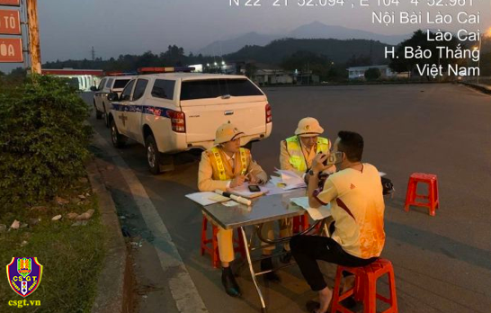 Lực lượng CSGT thực hiện nhiệm vụ TTKS trên các tuyến đường bộ cao tốc.