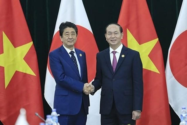 Thủ tướng Nhật Bản Shinzo Abe bày tỏ: “Cá nhân tôi đã có vinh dự được gặp Ngài Chủ tịch nước Trần Đại Quang 4 lần, trong đó, tôi đặc biệt muốn bày tỏ lòng kính trọng trước việc Ngài Chủ tịch nước đã chủ trì thành công Hội nghị cấp cao APEC diễn ra vào tháng 11 năm 2017 tại Đà Nẵng, nhất là những đóng góp to lớn trong việc ký kết Hiệp định TPP11 tại Hội nghị.”