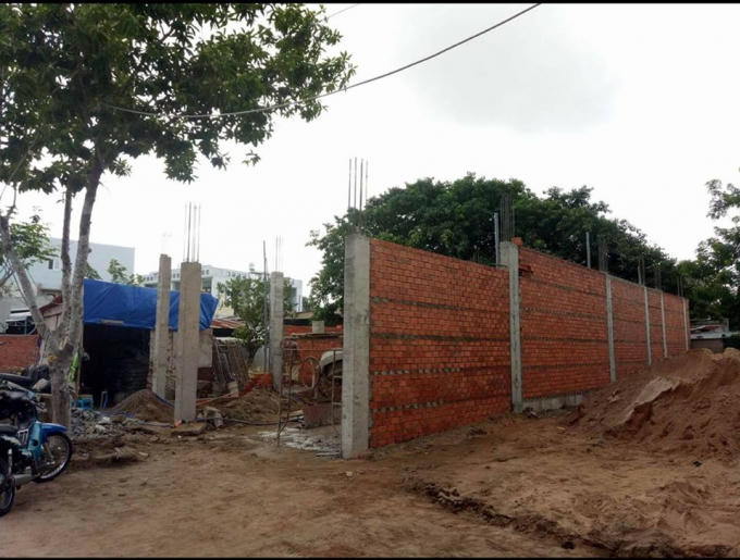 Công trình ghi nhận vào ngày 7/7, tức sau 4 ngày được cấp giấy phép xây dựng. Dư luận đang nghi vấn công trình được xây dựng trước khi có giấy phép.