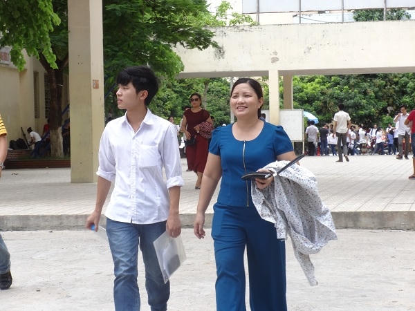 Bên cạnh những thí sinh than khó về đề thi và cảm thấy không tự tin với bài thi của mình thì cũng có những em hoàn thành bài thi khá ổn.