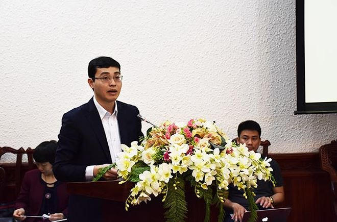Chánh Văn phòng Bộ Đỗ Đức Hiển báo cáo tại buổi làm việc.