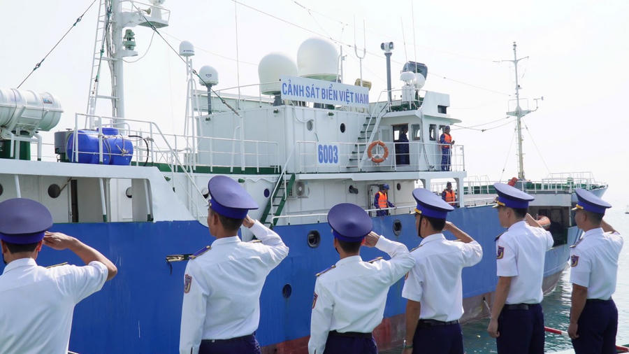 Tàu CSB 6003 chào cảng lên đường thực hiện nhiệm vụ