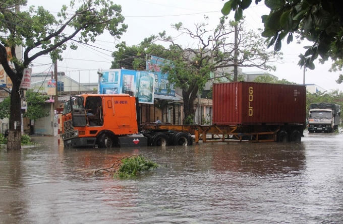 Mưa lớn gây ngập úng cục bộ tại TP Thái Bình. Ảnh: Hải An.