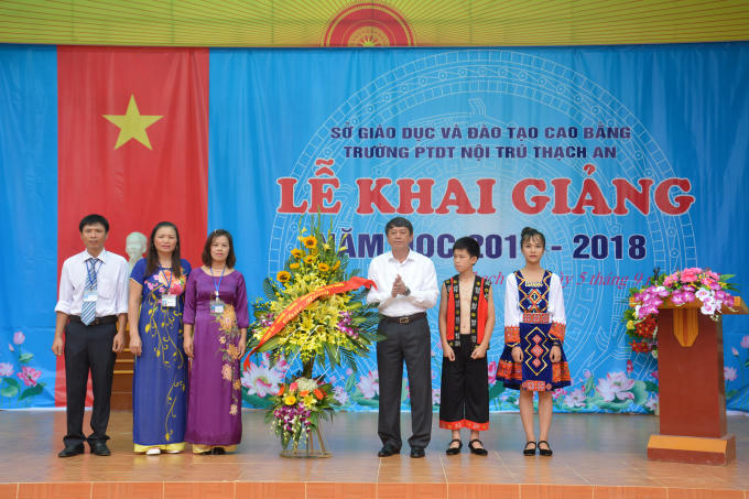 Chủ tịch UBND tỉnh Cao Bằng: Các em là niềm tin gửi gắm của các cấp và chính quyền địa phương