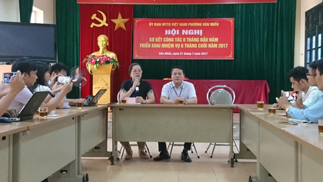 Buổi làm việc của các cơ quan chức năng liên quan đến vụ việc cấp giấy chứng tử tại phường Văn Miếu.