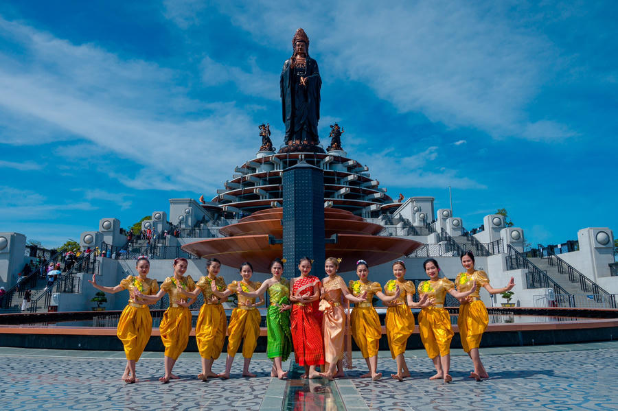 8BC15F30-03D5-454C-A563-912C2A2EBAC7.