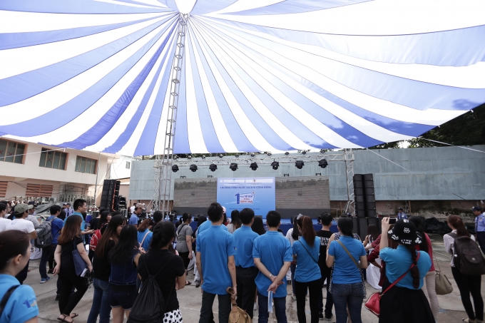 Các bạn trẻ đến hưởng ứng Ngày hội nước sạch vì cộng đồng do VBL tổ chức