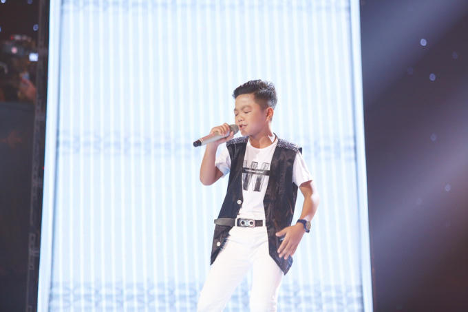 Cậu bé 11 tuổi thần tượng cố nhạc sĩ Trần Lập gây xúc động mạnh khi hát ca khúc