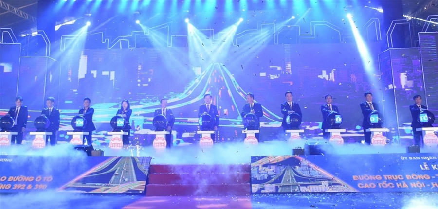 Lễ khởi c&ocirc;ng s&aacute;ng nay