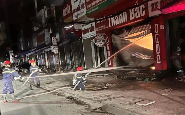 Bắc Giang: Cửa hàng xe đạp bị thiêu rụi trong đêm