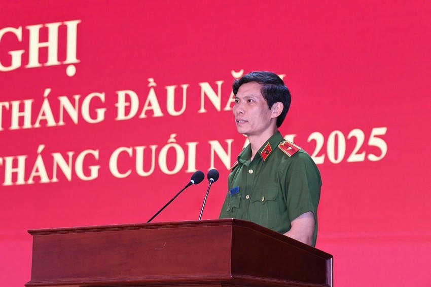 Thiếu tướng Ngô Thanh Bình, Cục trưởng Cục Cảnh sát điều tra tội phạm về ma túy phát biểu tại Hội nghị.
