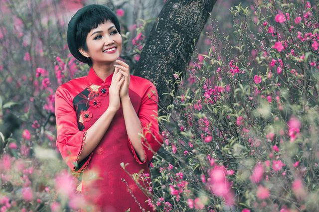 "Hen muốn người đàn ông của mình phải là người có trách nhiệm với gia đình, cùng Hen dạy dỗ con cái, cùng Hen chăm sóc ba mẹ nội ngoại hai bên. Ngoài những điều đó ra, Hen không có yêu cầu gì cả".