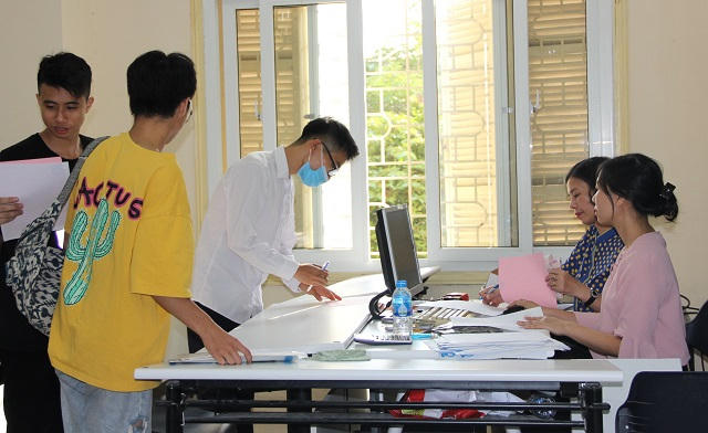 637434559539814810-1