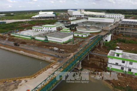 Hệ thống xử lý nước thải của Nhà máy Giấy Lee & Man Việt Nam. Ảnh: Duy Khương/TTXVN.