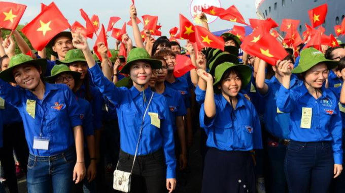 Với tinh thần “đâu cần thanh niên có, việc gì khó có thanh niên”, “đừng hỏi Tổ quốc đã làm gì cho ta, hãy hỏi ta đã làm gì cho Tổ quốc hôm nay”, các thế hệ trẻ Việt Nam luôn phát huy vai trò xung kích, tiên phong xây dựng đất nước.