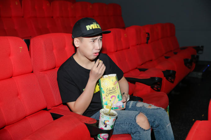 Sợ hãi hết vía vì những cảnh chiến đấu ác liệt trong lòng đại dương sâu thẳm.