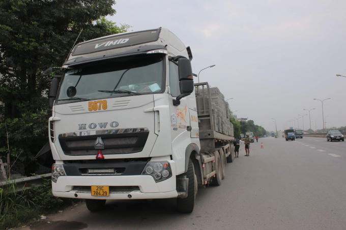 Phạt gần 1,6 tỷ đồng đối với các xe quá tải qua cầu Thăng Long. Ảnh internet