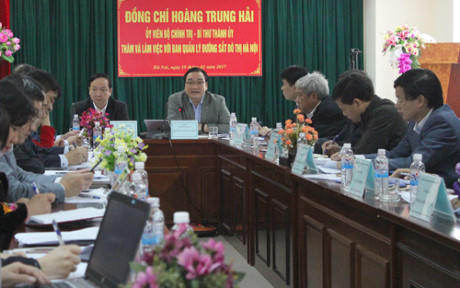 Bí thư Thành ủy Hà Nội Hoàng Trung Hải làm việc với Ban quản lý Đường sắt đô thị Hà Nội.