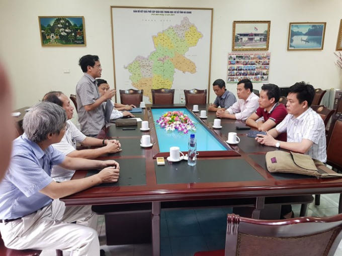 Cuộc họp công bố quyết định của Bộ trưởng GD-ĐT thành lập hội đồng chấm thẩm định toàn bộ bài thi trắc nghiệm tại Hà Giang. (Ảnh: Đăng Lương)