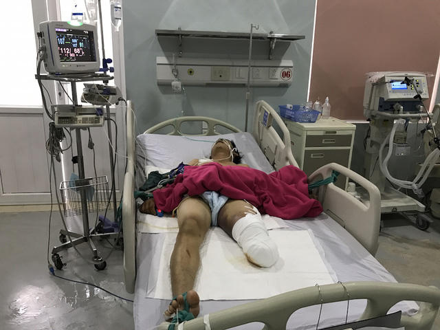 Sau nhiều ngày điều trị tích cực, anh Tĩnh đã qua cơn nguy kịch, nhưng đến thời điểm hiện tại gia đình vẫn chưa dám cho anh biết việc mẹ, vợ và con trai anh đã tử vong sau vụ tai nạn thảm khốc.