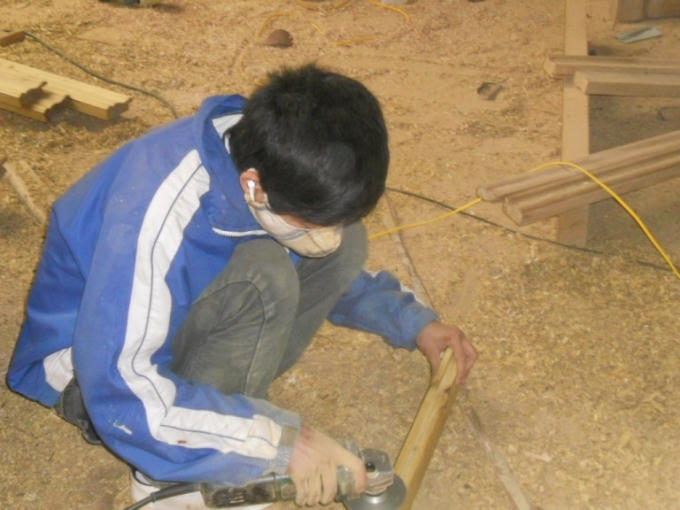 Xưởng tạo việc làm cho các thanh niên địa phương