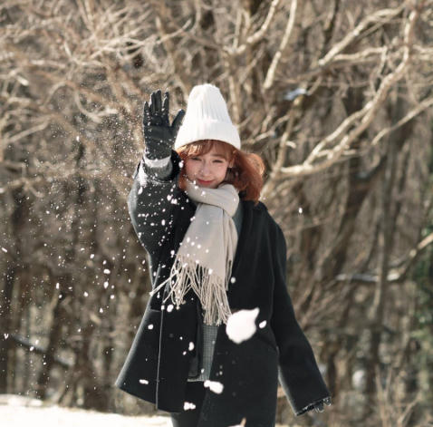 Cô gái trong MV 'Nơi này có anh' cùng Sơn Tùng M-TP là ai?