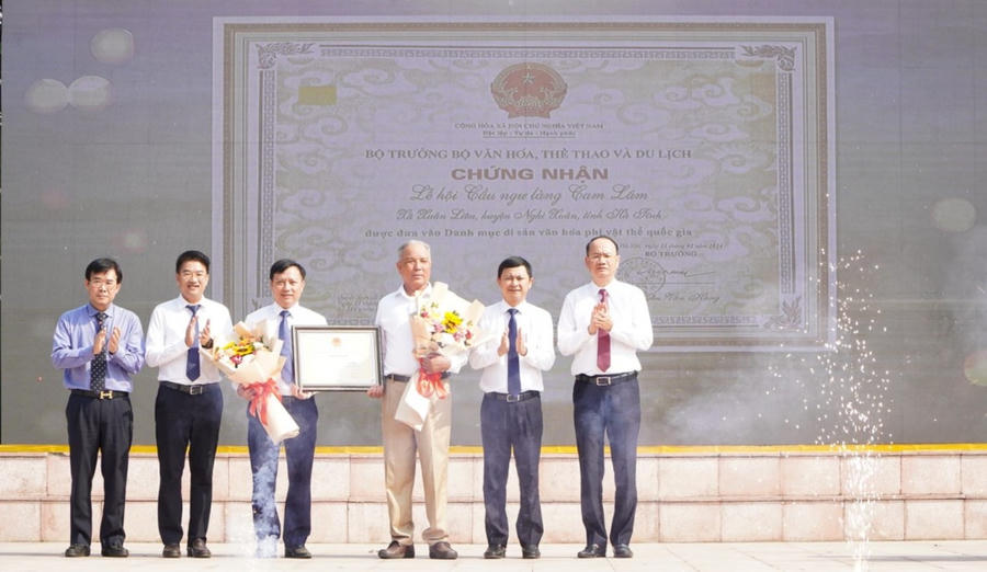 Lễ hội cầu ngư làng Cam Lâm là di sản văn hóa phi vật thể cấp Quốc gia.