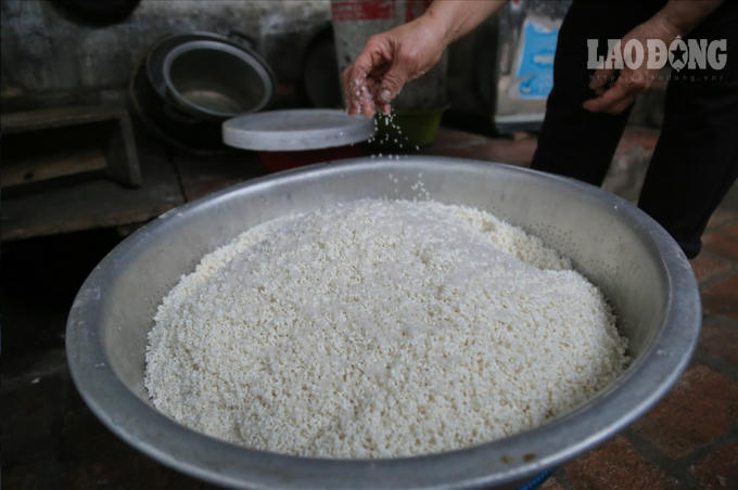 Gạo gói bánh dâng lên vua Hùng là loại gạo ngon, được chọn lựa rất kỹ.