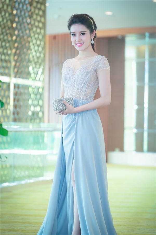 Liên hệ với phía Huyền My thì người đẹp và gia đình từ chối bình luận về những nguồn tin vô căn cứ này.