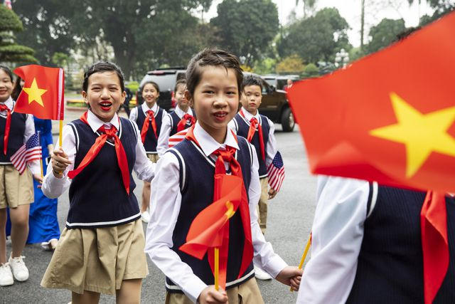 N&eacute;t rạng ngời của c&aacute;c học sinh khi đ&oacute;n Tổng thống Trump tại Phủ Chủ tịch ng&agrave;y 27/2.&nbsp;