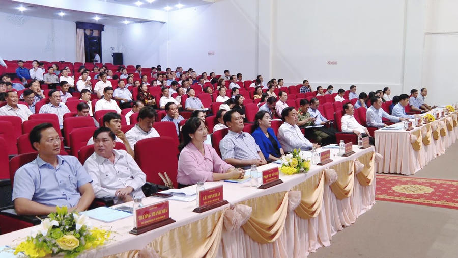 Đại biểu tham dự Hội nghị.
