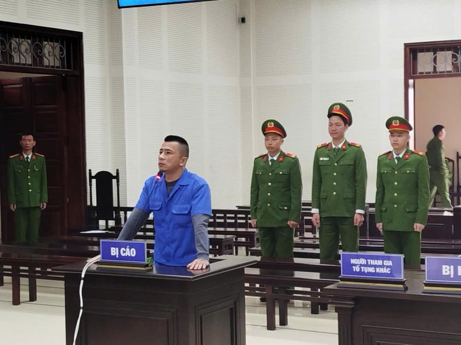 Phiên tòa xét xử sơ thẩm đối với bị cáo Dương Văn Hùng.