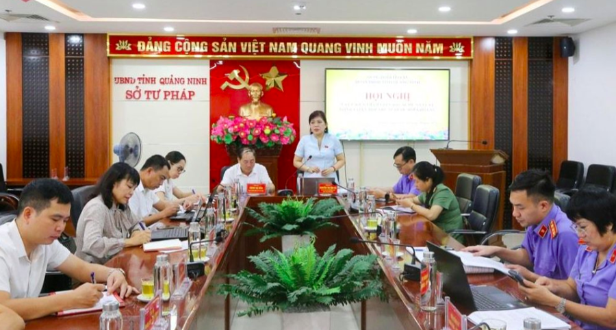 Đoàn ĐBQH tỉnh Quảng Ninh lấy ý kiến tham gia các dự án luật thuộc lĩnh vực tư pháp