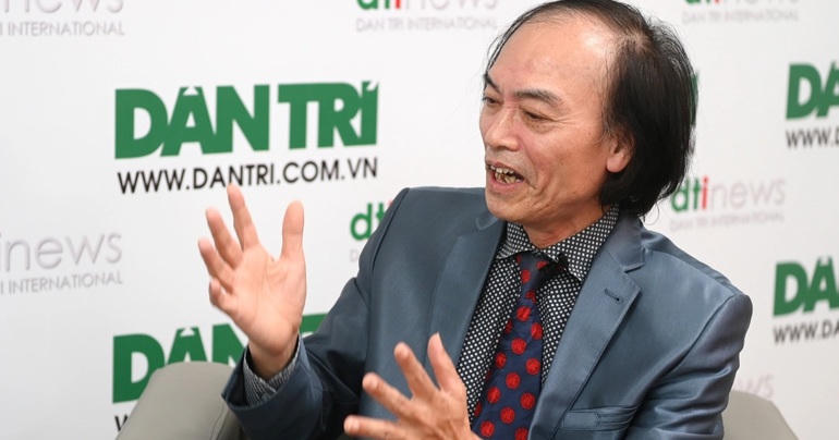 PGS.TS Nguyễn Tiến Dũng khuyến cáo tuyệt đối không dùng thuốc hạ sốt kết hợp. (Ảnh: Tiến Tuấn).