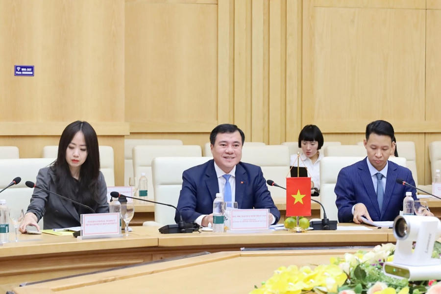 Thứ trưởng Bộ Công Thương Nguyễn Sinh Nhật Tân đồng chủ trì Khóa họp lần thứ 3 Ủy ban hỗn hợp về hợp tác kinh tế - thương mại Việt Nam - Đức. (Ảnh: Vụ Phát triển thị trường nước ngoài)