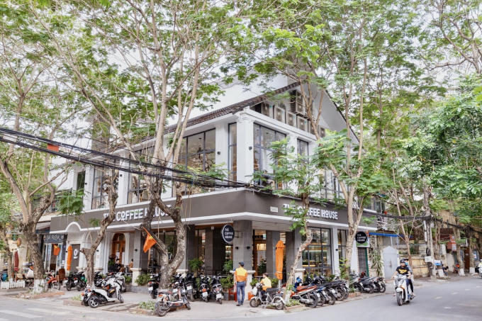 Từ 0h ngày 25/7, TP yêu cầu dừng hoạt động kinh doanh dịch vụ ăn uống trong nhà, chỉ cho phép bán hàng mang về.