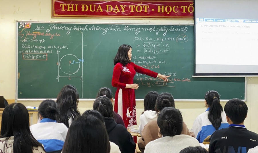 Quy định chế độ làm việc đối với giáo viên phổ thông, dự bị Đại học